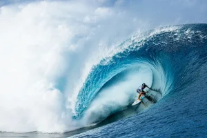 Kauli Vaast teahupoo 2025 WSL/Brent Bielmann