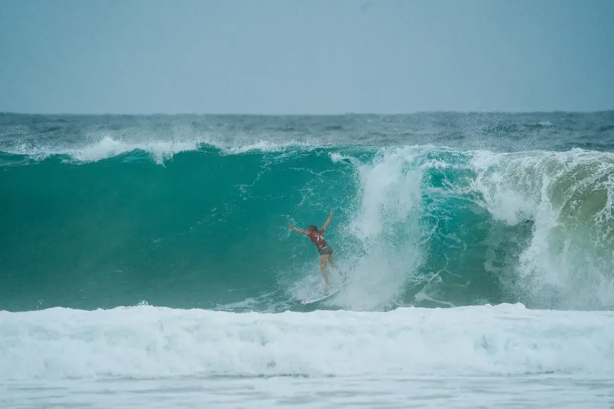 Snapper Rocks : Quand un requin s&rsquo;invite dans le duel Fierro vs Simmers