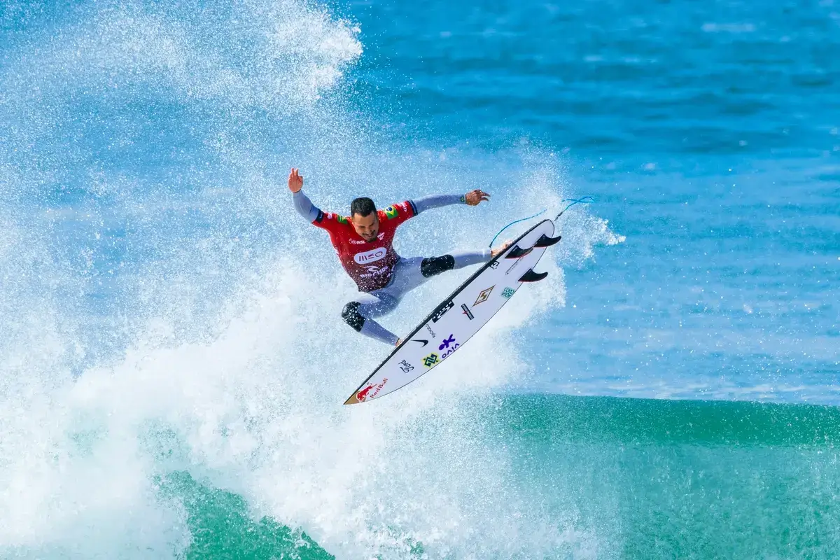 Résultats des quarts de finale du MEO Rip Curl Pro Portugal 2026 : un Supertubos capricieux