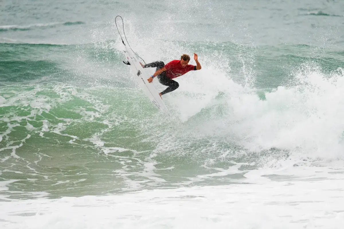 Championnats de France de Surf 2026 : Lédée et Milhau couronnés au bout de la nuit